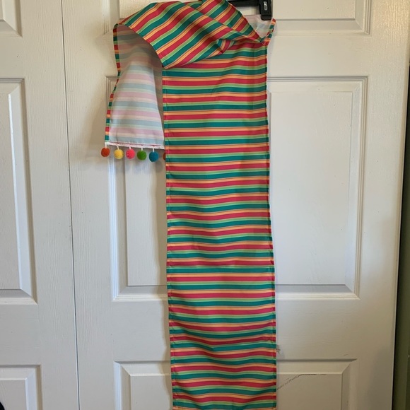 NWT festive colored table run - Picture 3 of 6